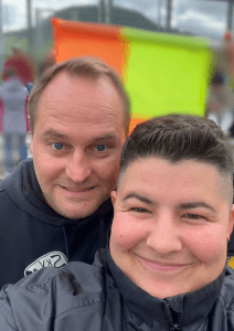 Frauenfussball Trainerteam SKV Eningen Evi Lioliou und James Leuze